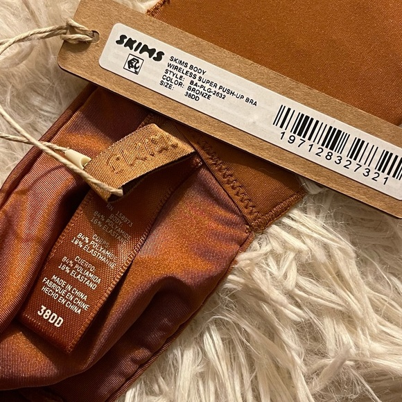 SKIMS WIRELESS FORM SUPER PUSH UP BRA IN BRONZE SIZE 38DD NWT - Picture 11 of 11